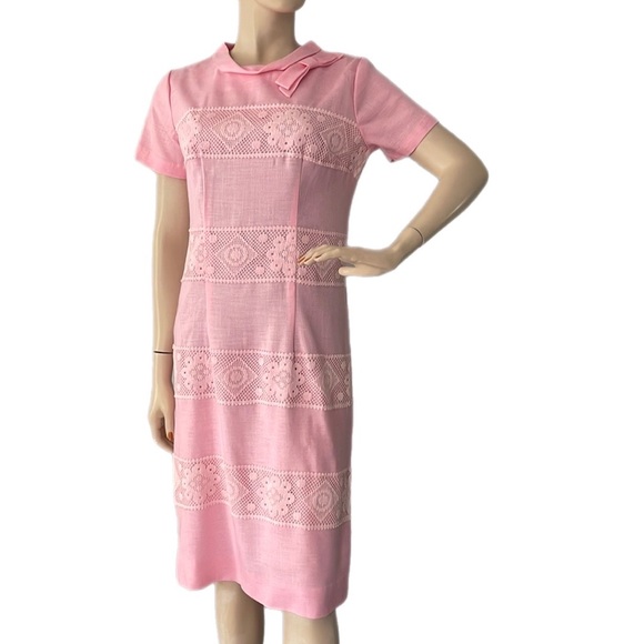 Vintage Pink Linen and Lace Carol Brent Dress - Picture 3 of 17